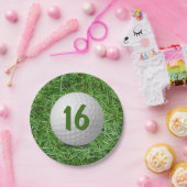 Assiettes En Carton 16e anniversaire Golf Ball on Grass Papier Plaque (Fête)