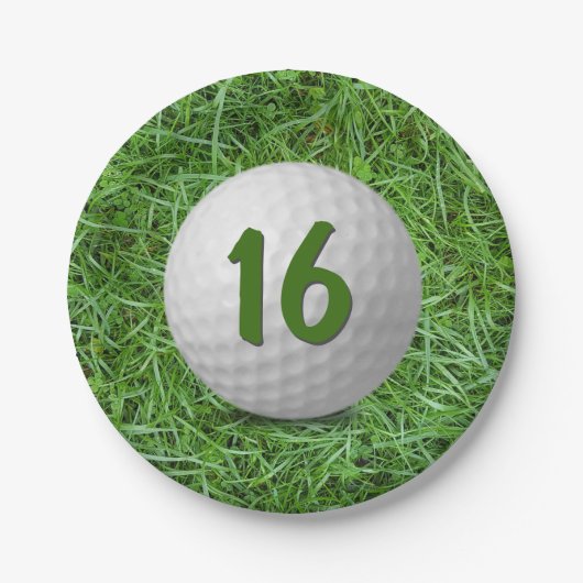 Assiettes En Carton 16e anniversaire Golf Ball on Grass Papier Plaque (Devant)
