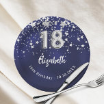 Assiettes En Carton 18e anniversaire marine bleu argent étoiles<br><div class="desc">Pour un 18ème anniversaire. Une couleur bleu marine arrière - plan avec des étoiles faux argent. La couleur bleue est inégale. Ajoutez votre nom,  texte.</div>