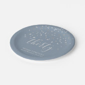 Assiettes En Carton 30e fête d'anniversaire Dusty Blue Silver Confetti (Angle)