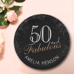 Assiettes En Carton 50 et fabuleux Elegant Black 50e anniversaire<br><div class="desc">50 et Fabulous Moderne et élégant Black 50th Birthday Party Plaques. Le design a une typographie moderne 50 et Fabulous sur un arrière - plan noir avec des étincelles blanches.</div>
