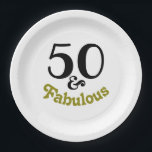 Assiettes En Carton 50 et Fabuleux fête d'anniversaire<br><div class="desc">Faites vivre n'importe quelle fête du 50e anniversaire en choisissant ce design élégant et simple. Style moderne 50 et texte fabuleux en or et en noir.</div>