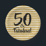 Assiettes En Carton 50 et fabuleux Plaques de gâteau Parties scintilla<br><div class="desc">Célébrez 50 ans et fabuleux avec ce design élégant. Une police en gras sur des bandes de parties scintillant en or simulées sur des plaques de papier! MODIFIEZ le libellé pour votre occasion. Parfait pour un anniversaire, une fête d'anniversaire, un anniversaire d'affaires et plus encore. CORRESPONDANCE d'objets dans notre collection....</div>