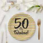 Assiettes En Carton 50 et Fabulous Gold Parties scintillant Plaque pap<br><div class="desc">Fêtez le tournage 50 & Fabulous avec ces élégantes plaques en papier design. Une police en gras sur des bandes de parties scintillant en or simulées sur des plaques de papier! CORRESPONDRE des articles dans notre magasin.</div>
