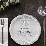 Assiettes En Carton 75e anniversaire argent élégant confetti<br><div class="desc">Arrière - plan à l'aspect argent faux décoré de confettis. Personnalisez et ajoutez une date et un nom. Lettres noires. 75 écrit avec une police de style ballon.</div>