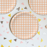 Assiettes En Carton à damiers En vichy Vérifier Pique-Nique Plaid<br><div class="desc">Une couverture de pique-nique tendance d'été moderne en vichy motif tartan plaid. Les tons pastel sont esthétiques. Pastel orange,  pêche en vichy vaisselle de fête motif. Baby shower de plage,  mariage,  décoration en vichy fête pour filles.</div>