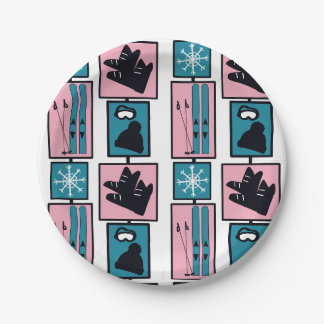 Assiettes En Carton Amusant hiver. Skis et accessoires par jour enneig
