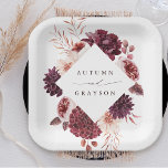 Assiettes En Carton Automne Romance Aquarelle Mariage Floral<br><div class="desc">Cette plaque en papier mariage présente une couronne de fleurs d'aquarelle de dahlias, de roses de jardin et de pivoines en rouge bordeaux, marron, rose rousse sur les feuilles d'automne avec un cadre en losange. Pour une personnalisation plus avancée de cette conception, cliquez sur le BOUTON OUTIL DESIGN BLEU. Des...</div>