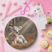 Assiettes En Carton Baby Calf Dans Le Stall De Grange Lumineux (Fête)