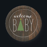 Assiettes En Carton Baby shower d'arbre de Noël - bois inspiré<br><div class="desc">Les plaques à papier de baby shower comportant une illustration d'un arbre de Noël vert avec le pois blanc ont incorporé au mot,  "bébé."  l'arrière - plan est barnwood inspiré.</div>