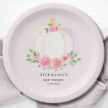 Assiettes En Carton Baby shower d'automne de la fille Citrouille rose<br><div class="desc">Votre famille et vos amis adoreront les assiettes en papier baby shower de cette jolie petite fille. Elles sont décorées de jolis aquarelles de citrouilles roses,  de roses et de feuillage vert sur un arrière - plan rose pâle. Facilement customisé. Aquarelle originale © Michele Davies.</div>