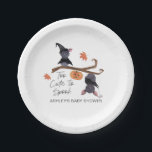 Assiettes En Carton Baby shower de chauves-souris d'aquarelle trop mig<br><div class="desc">"Trop mignon pour effrayer" Halloween chauve-souris à thème et plaque de baby shower citrouille avec le nom de la mère, et chauves-souris à aquarelle et citrouille sur une branche, l'une dans le casquette d'une sorcière et l'autre pendue à l'envers en tenant une pancarte qui dit "boo !", le texte est...</div>