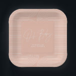 Assiettes En Carton Baby shower moderne rose pêche élégant géométrique<br><div class="desc">Baby shower script géométrique moderne bébé rose poire ceinturé élégant design d'invitation de fête. Conception idéale sans distinction de genre.</div>