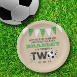 Assiettes En Carton Balle de soccer étoile 2e anniversaire<br><div class="desc">Célébrez dans le style avec ces assiettes en papier tendance 2ème anniversaire. Le design est facile à personnaliser avec votre propre libellé et votre famille et vos amis seront ravis de voir ces fabuleuses assiettes de fête. Les éléments correspondants se trouvent dans la collection.</div>