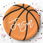 Assiettes En Carton Basket-ball noir orange nom personnalisé<br><div class="desc">Plaque en papier avec un basket en noir et orange et votre nom en blanc. Toutes les couleurs sont personnalisables dans l'outil de conception.</div>