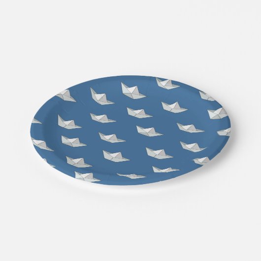 Assiettes En Carton Bateaux Origami Sur Le Motif D'Eau (Angle)