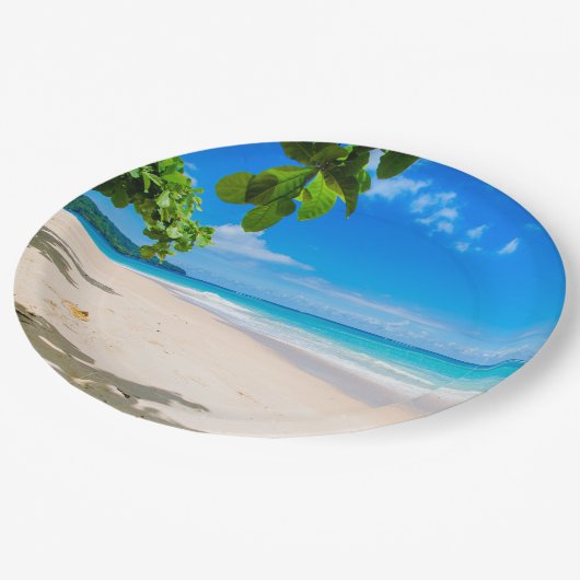 Assiettes En Carton Belle plage tropicale ensoleillée Photo (Angle)