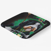 Assiettes En Carton Bernedoodle Chien conduisant vélo St. Patrick's Da (Angulaire)