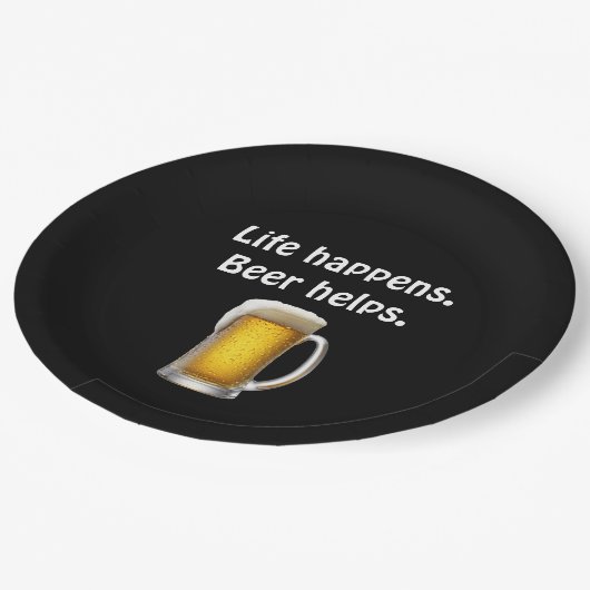 Assiettes En Carton Bière avec citation sur plaque de papier noir (Angle)