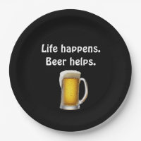 Bière avec citation sur plaque de papier noir