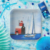 Assiettes En Carton Big Red Michigan Lighthouse and Sailboat (Fête)