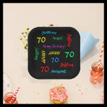Assiettes En Carton Black 70th Birthday Party, Carré de noms répétitif<br><div class="desc">Quelle merveilleuse plaque de papier personnalisée pour une fête du 70e anniversaire ou toute autre occasion. Nom et âge répéter dans différentes polices et couleurs primaires sur un arrière - plan noir. Facile à personnaliser - il suffit de CHANGER LE NOM, L'ÂGE et L'OCCASION EN UN SEUL ENDROIT. Prend en...</div>