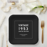 Assiettes En Carton Black and White Custom Year 50th 60th Birthday<br><div class="desc">Vintage Black and White Custom Année 1953 40e 50e 60e 70e 80e Anniversaire Serviettes personnalisées | Joyeux 40e 50e 60e 70e 80e anniversaire Décoration Plaques et serviettes | Personnalisez ces plaques avec votre texte personnalisé. Vous pouvez aussi changer la couleur arrière - plan. Explorez notre boutique Zazzle pour plus d'options...</div>