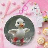 Assiettes En Carton Bleu blanc éclaboussant dans une flaque de pluie (Fête)