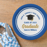 Assiettes En Carton Bleu personnalisé Gold Graduate 2025 Graduation Pa<br><div class="desc">Ces plaques modernes bleues et dorées personnalisées de remise de diplômes comportent une typographie classe de votre nom d'université ou de collège pour la classe de 2025. Customisez avec votre année de graduation à côté de l'écriture manuscrite chic et de noir grad casquette pour des félicitations personnalisées pour la décoration...</div>