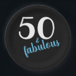 Assiettes En Carton Blue Cinty et fabuleux Black Birthday Party<br><div class="desc">Cinquante,  c'est fabuleux ! Ces plaques en papier sont parfaites pour célébrer la "fabuleuse" grandeur de n'importe qui en fêtant cet anniversaire important. Ce design a un grand nombre "50" en blanc avec le mot "fabuleux" en bleu,  typographie script.</div>