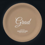 Assiettes En Carton Boho Tan Minimaliste Moderne Graduation Party<br><div class="desc">Coordonnez la fête et les fournitures de table pour votre Graduation Party! Correspondance des serviettes,  des plaques de papier et plus encore. Tout le texte peut être personnalisé à votre goût. Chambre pour le nom du diplômé,  la classe de l'année et le nom de l'école.</div>