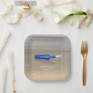 Assiettes En Carton Bouteille Sur Mariage De Sable De Plage