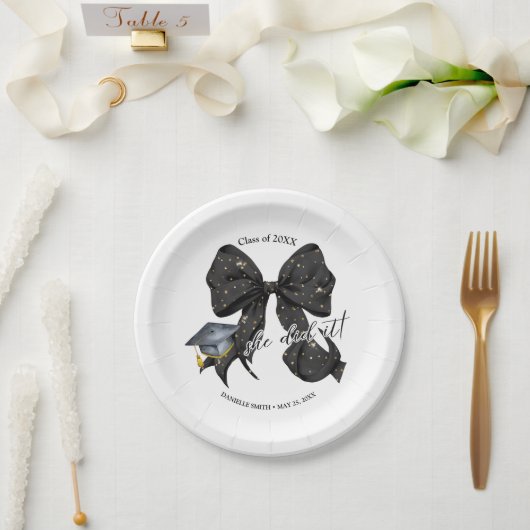 Assiettes En Carton Bow Noir Moderne Elle L'A Fait Plaque Ronde Papier (Mariage)
