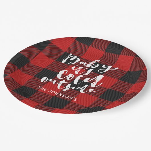 Assiettes En Carton Buffalo Plaid Brush Script C'est Cold Outside Name (Angle)