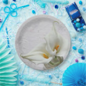 Assiettes En Carton Calla ment sur arrière - plan texturé (Fête)