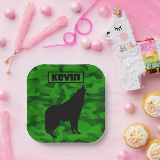 Assiettes En Carton Camo vert moderne noir Wolf Silhouette Monogramme (Fête)