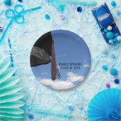 Assiettes En Carton Casquette noire de Graduation dans le ciel (Fête)