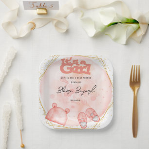 Assiettes En Carton C'est une fille dans le corail rose et le Baby sho