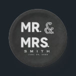 Assiettes En Carton Chalkboard Chalk M. & Mme Mariage Fiançailles<br><div class="desc">Customisez avec n'importe quel texte pour n'importe quel événement.</div>