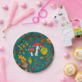 Assiettes En Carton Champignons d'automne, feuilles, noix et baies sur (Fête)