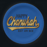 Assiettes En Carton Chanukah Happy Retro<br><div class="desc">Chanukah Happy Retro Plaques de papier. Remplacez le texte par votre propre message. Utilisez votre style de police, votre couleur et votre taille préférés. La couleur Arrière - plan peut être changée. Merci de vous être arrêté et de faire du shopping. Très apprécié ! Joyeux Chanoukah/Hanoukka ! Taille et style...</div>