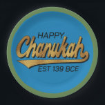 Assiettes En Carton Chanukah Happy Retro Green Trim<br><div class="desc">Chanukah Happy Retro Green Trim Plaques de papier. Remplacez le texte par votre propre message. Utilisez votre style de police, votre couleur et votre taille préférés. Les couleurs Arrière - plans peuvent être modifiées. Merci de vous être arrêté et de faire du shopping. Très apprécié ! Joyeux Chanoukah/Hanoukka ! Taille...</div>