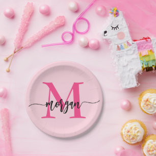 Assiettes En Carton Chaud rose moderne Script Girl Monogramme Nom