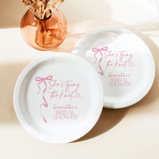 Assiettes En Carton Chaussures Bow Roses Attachant La Fête des mariées