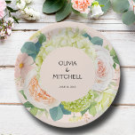 Assiettes En Carton Chic Floraux Aquarelles Mariage rose<br><div class="desc">Belle aquarelle blanche et verte hydrangées,  roses roses et crème,  marguerites,  petites fleurs et feuilles sur rose vif,  personnalisez ces plaques de papier pour votre mariage,  douche nuptiale,  fête de fiançailles,  avec vos détails en lettrage chic. CORRESPONDRE des articles dans notre magasin.</div>