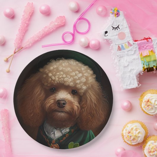 Assiettes En Carton Chien de caniche en tenue de jour St. Patrick (Fête)