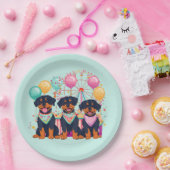 Assiettes En Carton Chiens Rottweiler À Un Carnaval (Fête)