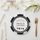 Assiettes En Carton Chip de poker noir et blanc Las Vegas Mariage<br><div class="desc">Éblouissez vos invités en servant leur nourriture sur cette puce de poker noir et blanc Las Vegas plateau de papier thème. Ils sont parfaits pour un dîner de répétition de casino ou pour servir un dessert à la réception.</div>