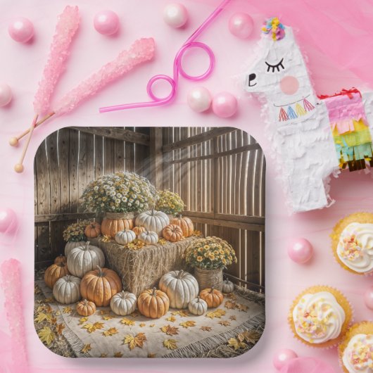 Assiettes En Carton Citrouilles D'Automne Sur Un Hay Bale (Fête)