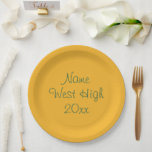 Assiettes En Carton Classe d'or vert personnalisable de 2025 Graduatio<br><div class="desc">Plaques de la fête de graduation ! Plaque de couleur or clair avec texte vert. Personnalisez avec le nom du diplômé,  l'école et l'année de l'obtention du diplôme.</div>